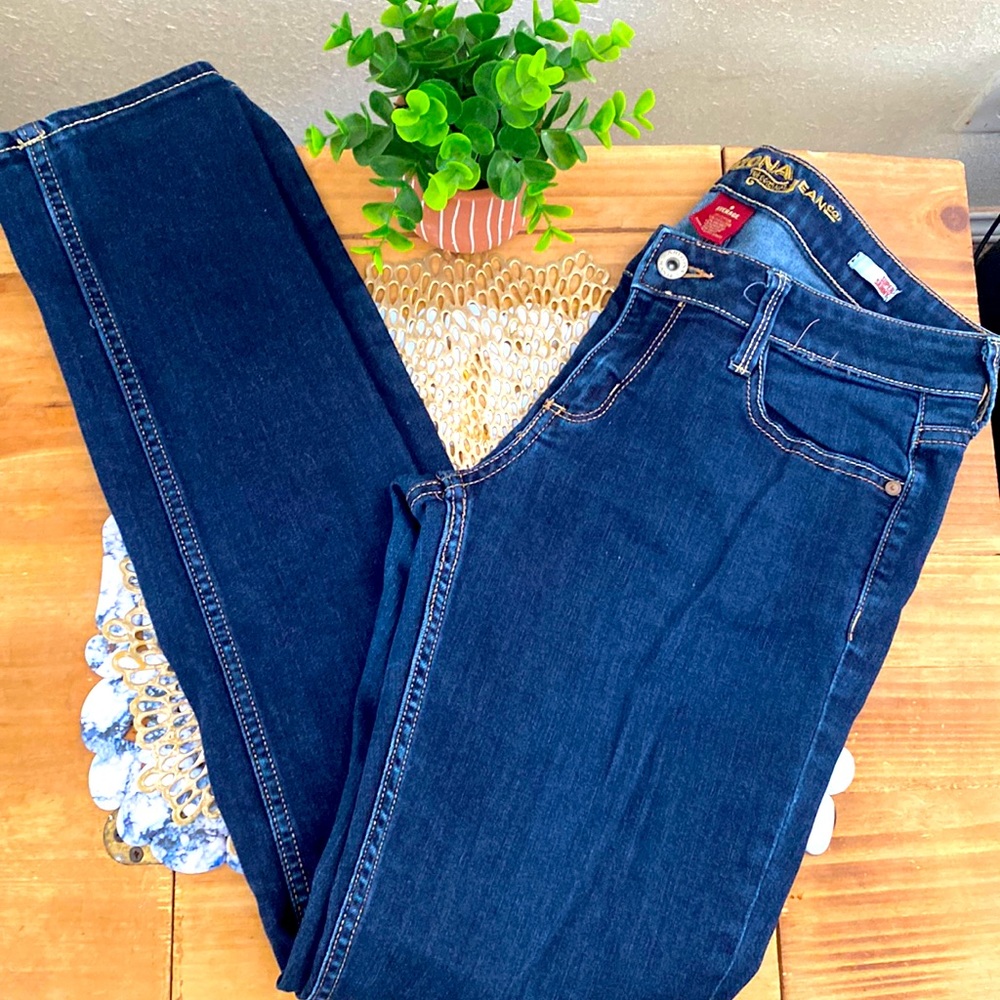 Super skinny regular rise Arizona jeans (size 9)